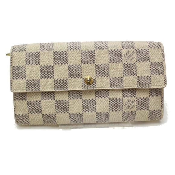 Louis Vuitton Handbags - 100% Auth Louis Vuitton Sarah Bifold Damier Wallet